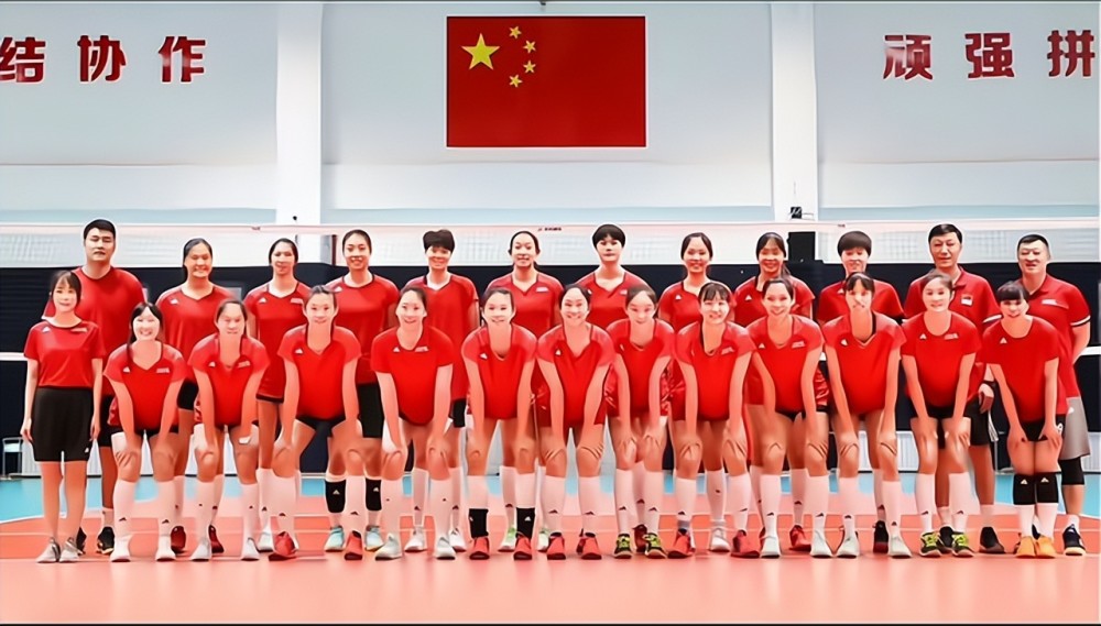 包含亚洲联赛火光四起，强队激战斗志昂扬的词条