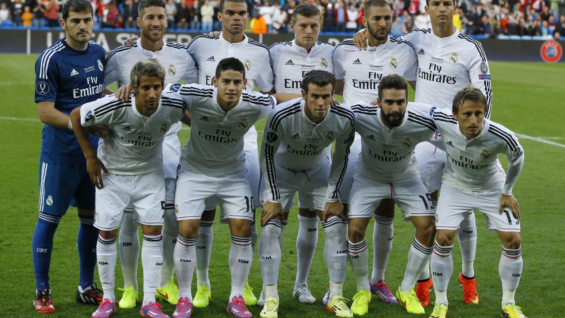 法甲次回合对决在即！达拉斯独行侠演练定位球，上海申花密集防守应对